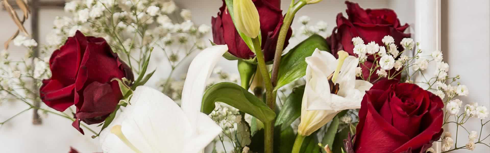 Addobbi floreali e composizioni per riti funebri